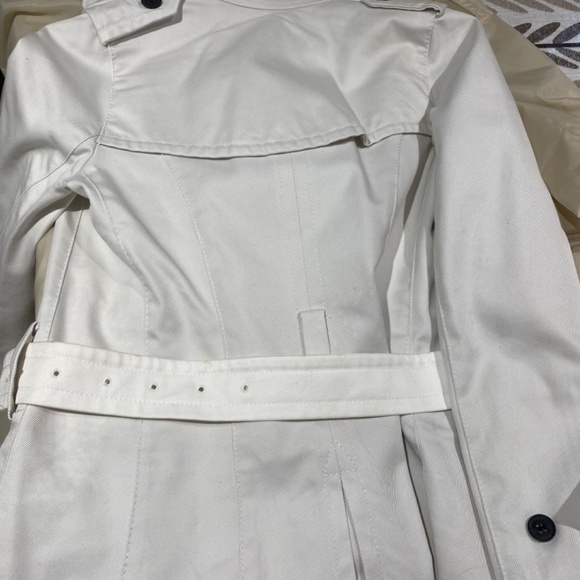 Burberry white double breasted trench - Picture 5 of 13